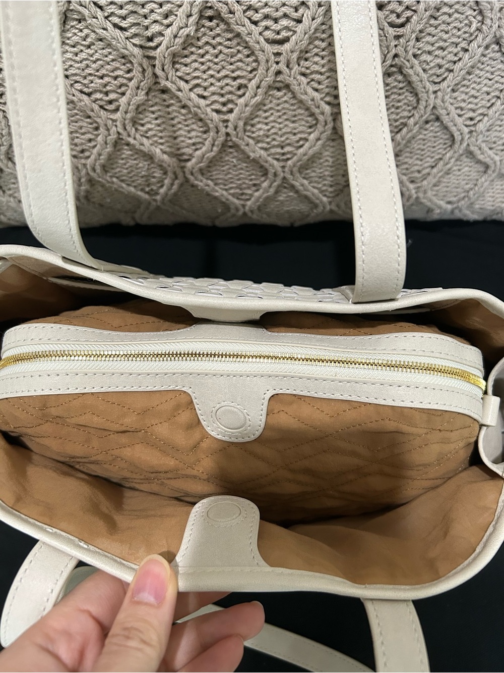 ✨ Authentic Songmont Lattice Shellseeker Bag - Cloud ( Off White) Retail $610 ✨ - Picture 9 of 15